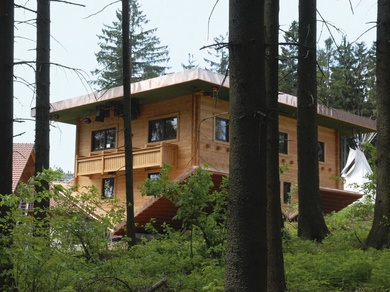 Das Haus am Kopf im Bayerischen Wald steht auf dem Kopf.
